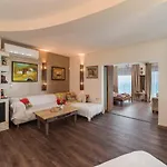 Sunny House Izgrev