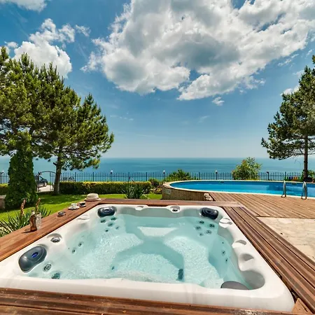 Sunny House Izgrev Μπαλτσίκ