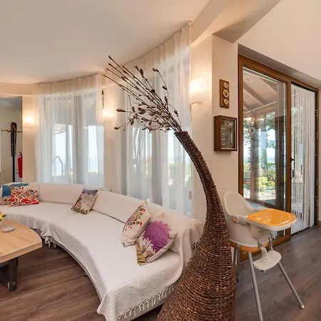 Sunny House Izgrev
