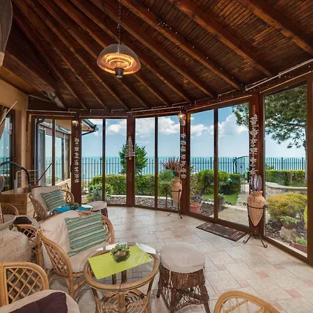 فيلة Sunny House Izgrev