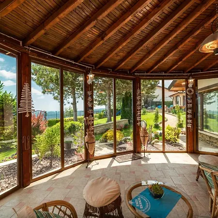 Sunny House Izgrev Vilă Balcic