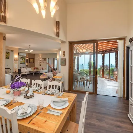 فيلة Sunny House Izgrev بالشيك