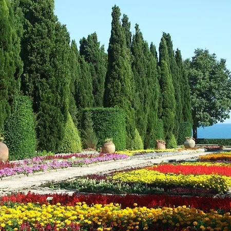 فيلة Sunny House Izgrev بالشيك